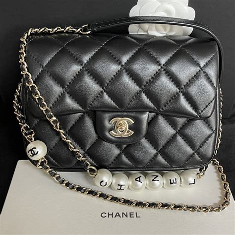 chanel flap bag medium preis